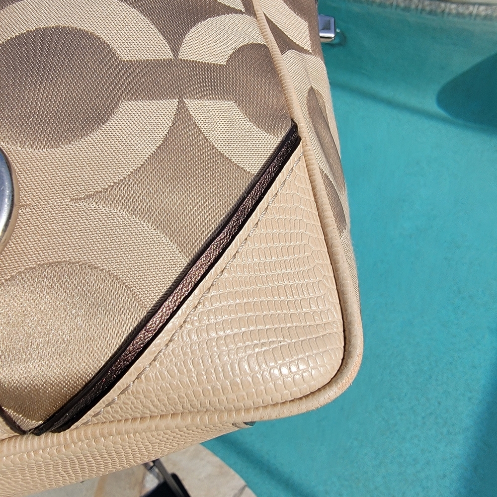 Coach Signature Buckle Tote Bag Tan With Leather Trim - Picture 8 of 14